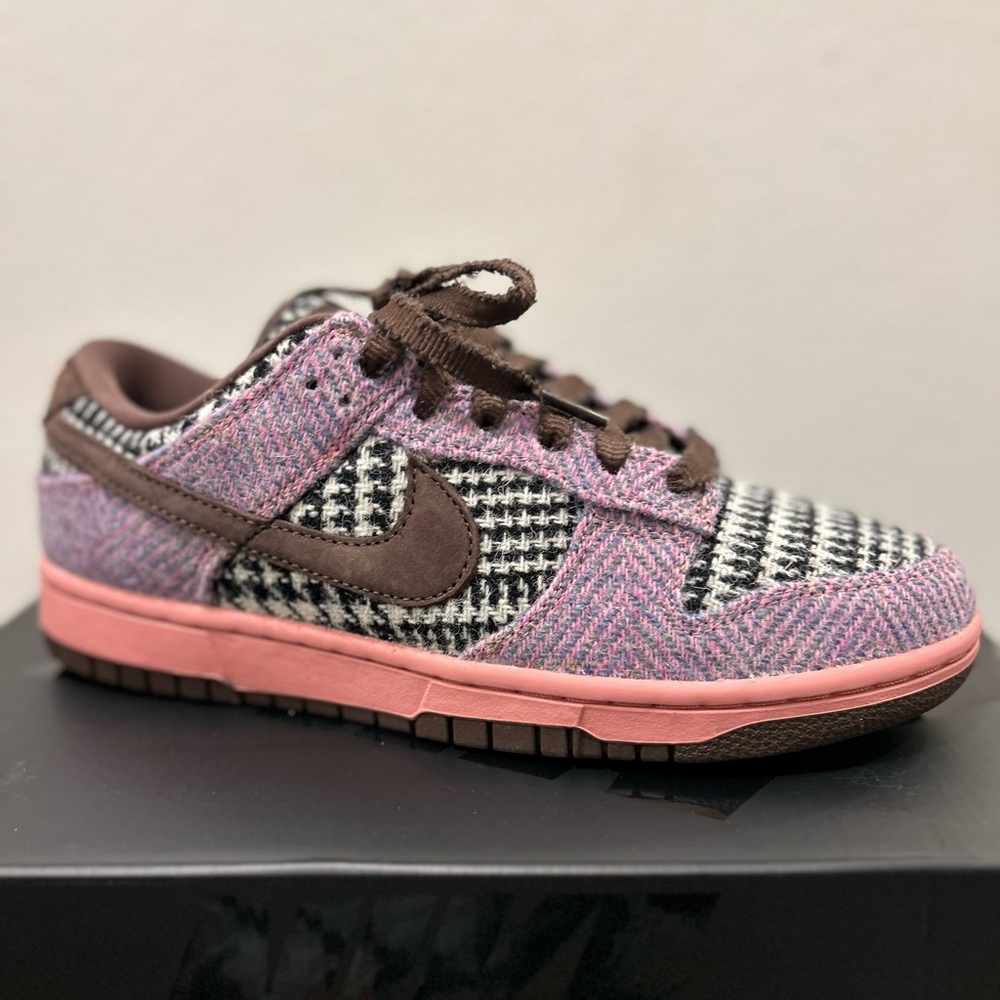 Nike Women's Sneakers - Pink, Brown, and Black
